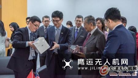 马来西亚总理马哈蒂尔访问DJI大疆创新北京分公司