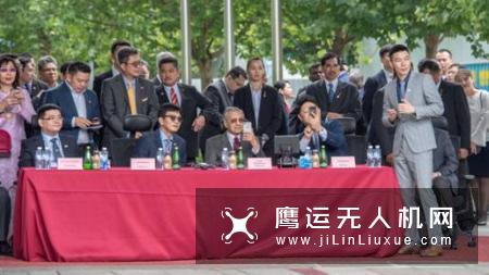 马来西亚总理马哈蒂尔访问DJI大疆创新北京分公司