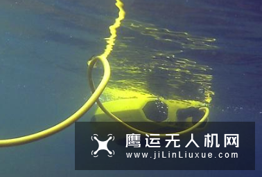 水下黑科技,测评全球最小潜拍无人机"潜行多睿"